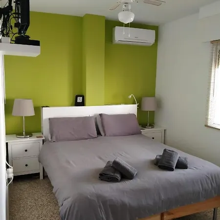 Spacious 1 Bedroom Apartment, Centre 3i Daire *