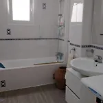 Spacious 1 Bedroom Apartment, Centre 3i Apartman