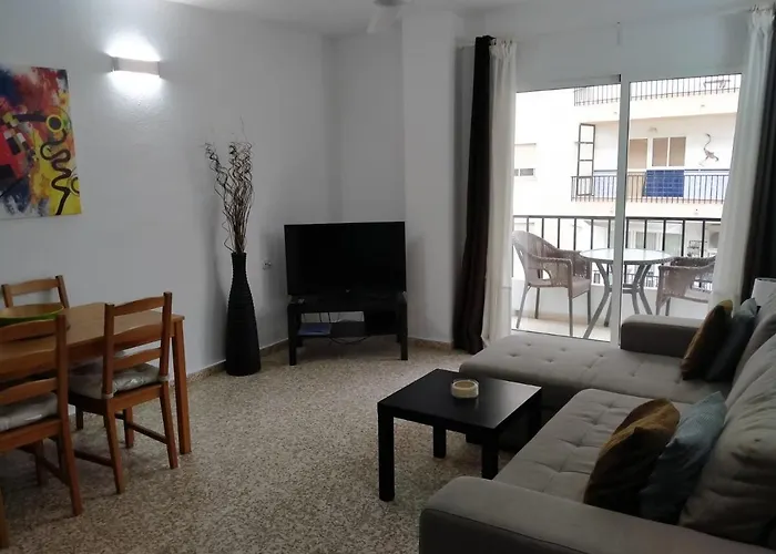 Spacious 1 Bedroom Apartment, Centre 3i * נרחה