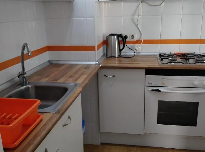 Apartment Spacious 1 Bedroom Apartment, Centre 3i